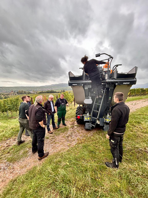 Pellenc Erntekopf Trauben Ernte Detail Fischer Landmaschinen