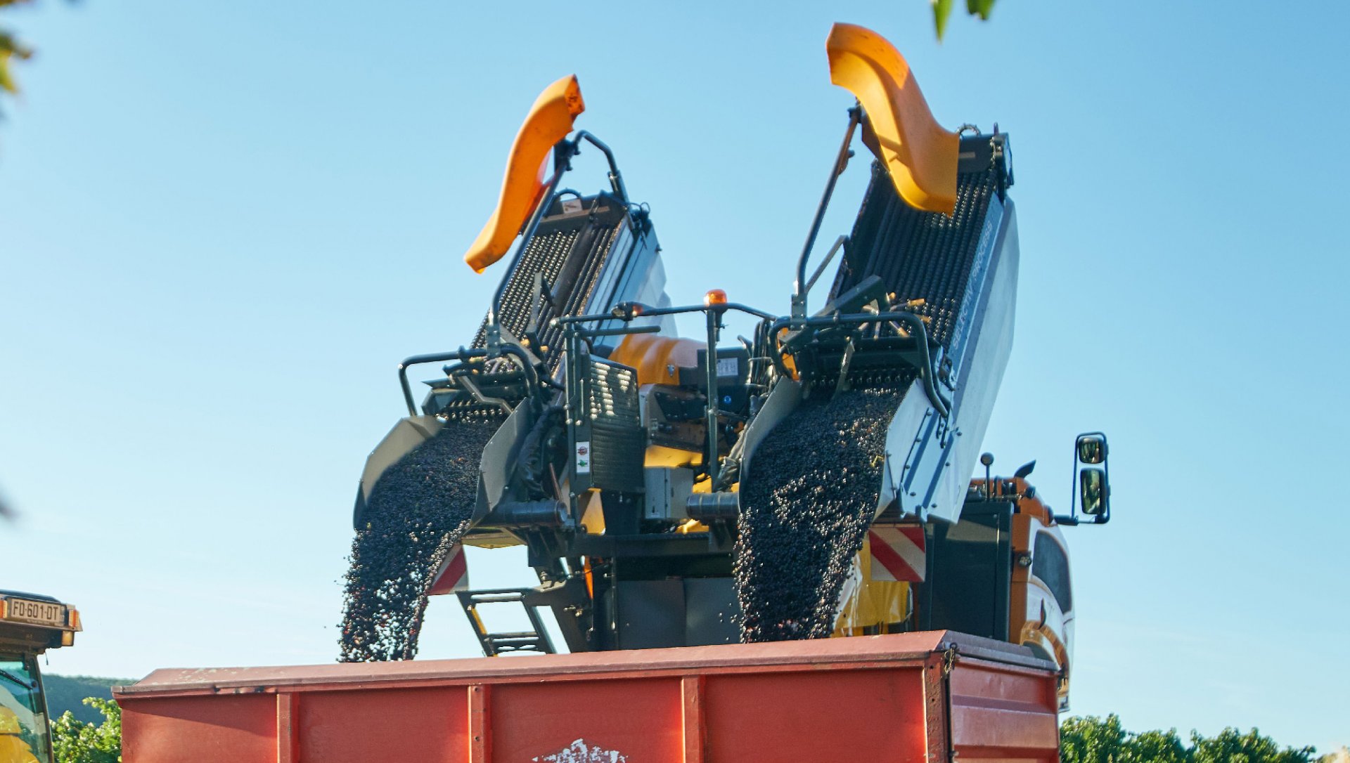 Pellenc OPTIMUM großes Behältervolumen Fischer Landmaschinen