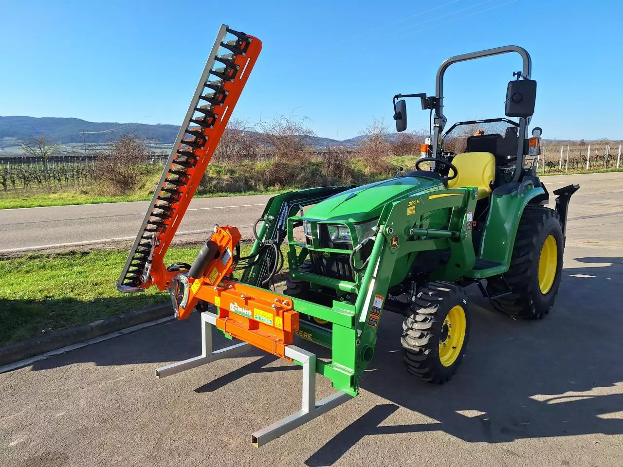 John Deere 3038E Kommunaltraktor gebraucht