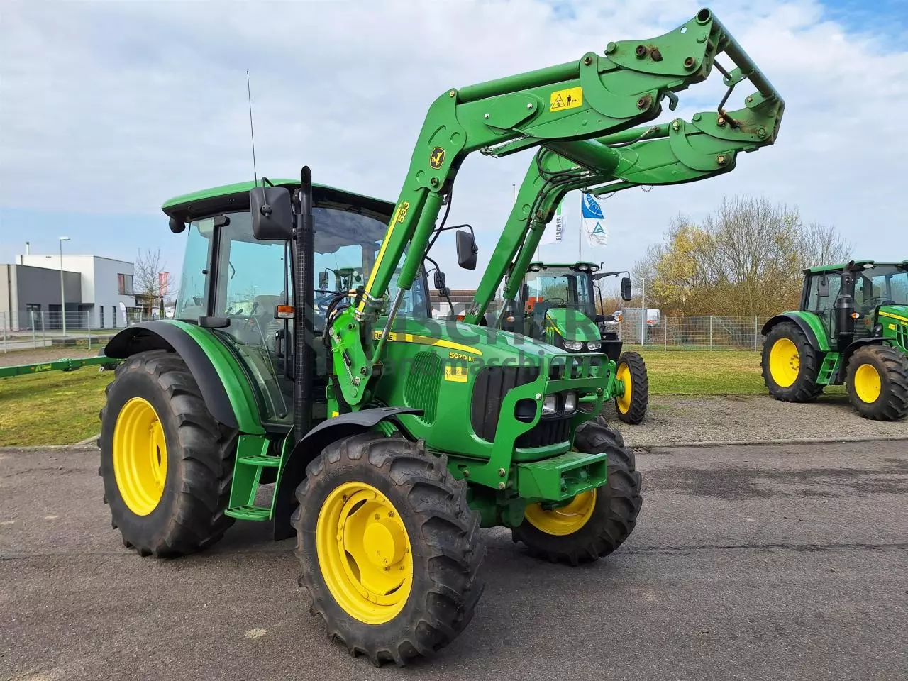 John Deere 5070M Traktor gebraucht