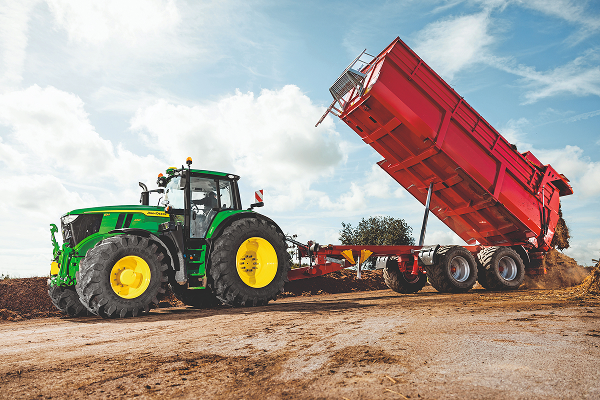 John Deere 6M Feldeinsatz