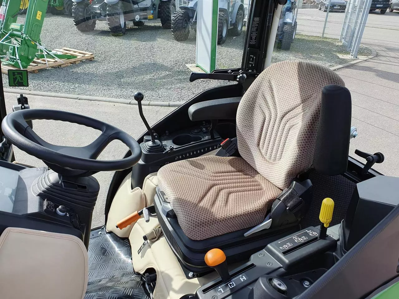John Deere 2026R Ansicht 5
