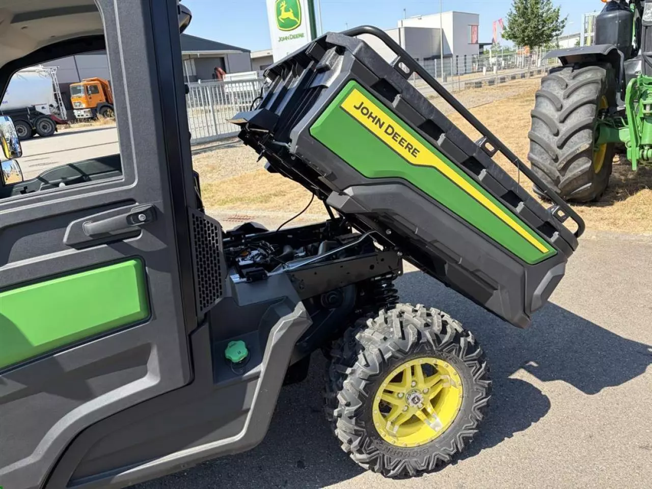 John Deere Gator XUV875M – Bild 7