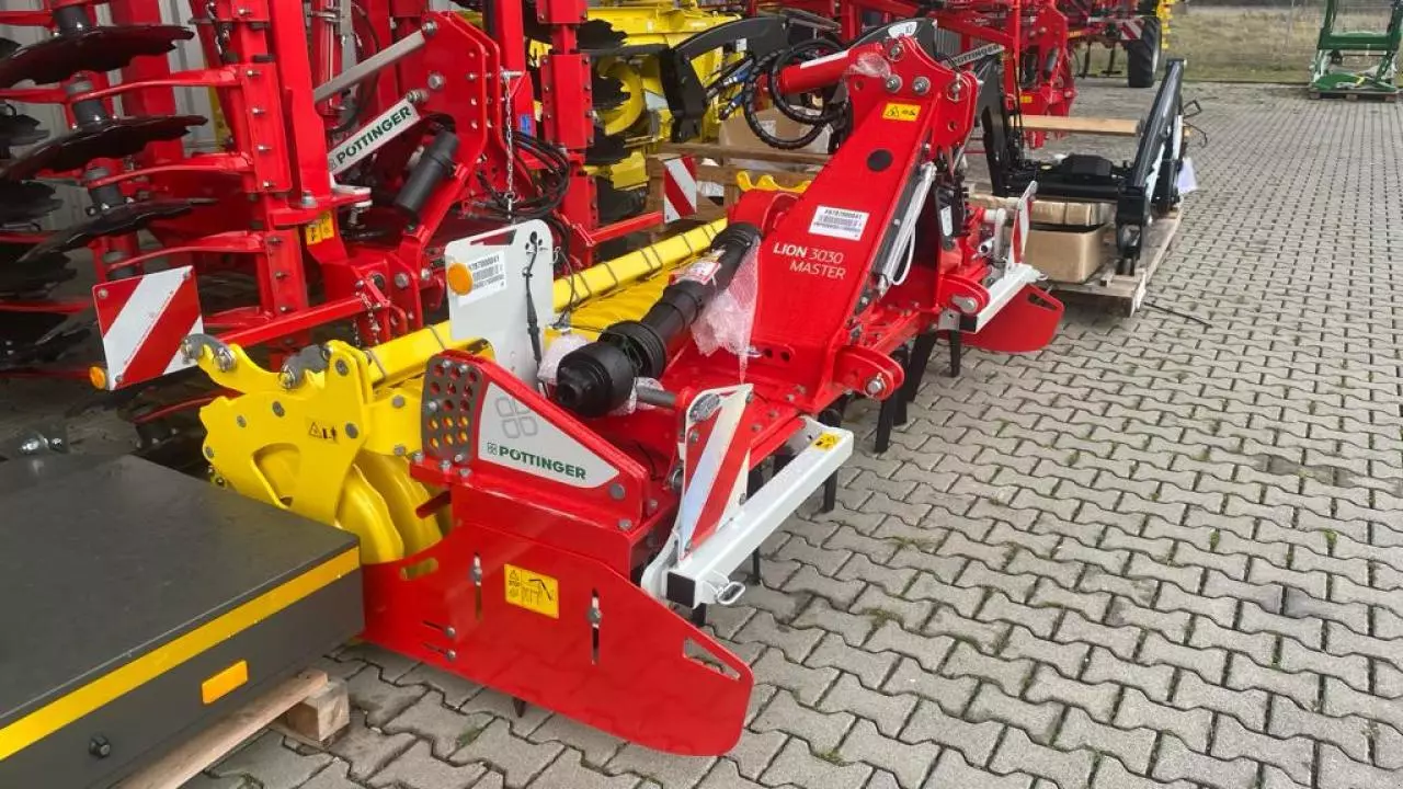Pöttinger LION 3030 MASTER Kreiselegge, Baujahr 2023